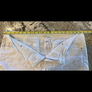 Time and Tru Brand Cotton Blend Shorts. Size 18.